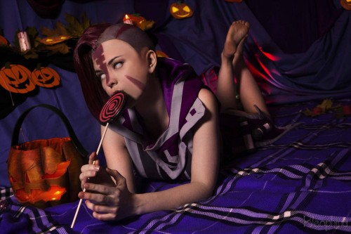 Возбуждающий пятничный косплей с нотками Хэллоуина и авокадо Возбуждающий пятничный косплей с нотками Хэллоуина и авокадо