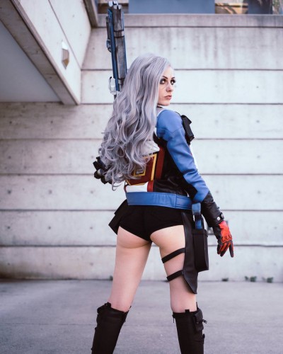 Возбуждающий пятничный косплей с нотками Хэллоуина и авокадо Возбуждающий пятничный косплей с нотками Хэллоуина и авокадо