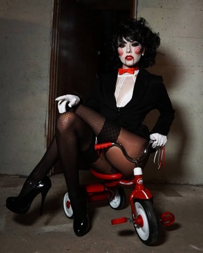 Возбуждающий пятничный косплей с нотками Хэллоуина и авокадо Возбуждающий пятничный косплей с нотками Хэллоуина и авокадо