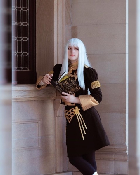 Лучший косплей Лисатеи из Fire Emblem: Three Houses Лучший косплей Лисатеи из Fire Emblem: Three Houses