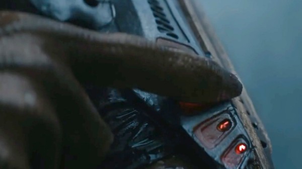 Встречу нового Хищника и Чужого в новом фильме отложили Встречу нового Хищника и Чужого в новом фильме отложили