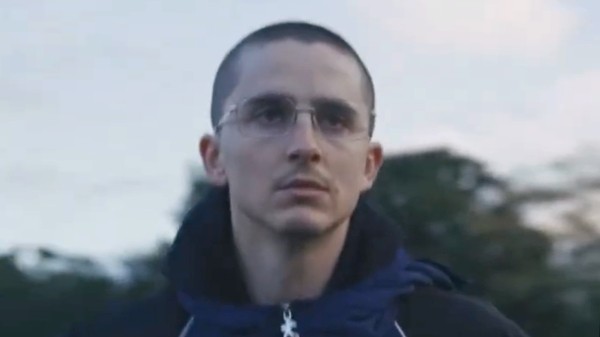 Новый облик звезды «Дюны» Тимоти Шаламе удивил фанатов Новый облик звезды «Дюны» Тимоти Шаламе удивил фанатов