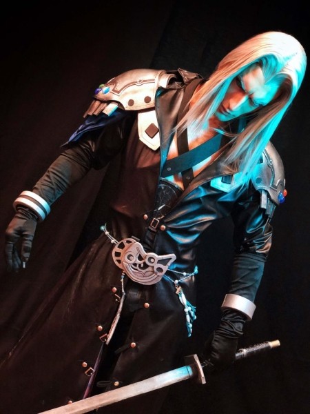 Косплей на восставшего из пламени Сефирот Косплей на восставшего из пламени Сефирот