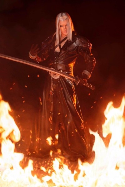 Косплей на восставшего из пламени Сефирот Косплей на восставшего из пламени Сефирот