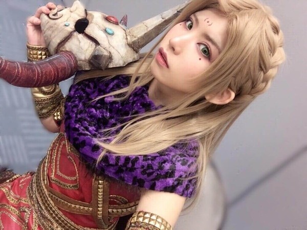 Топовый японский косплеер зарабатывает кучу денег Топовый японский косплеер зарабатывает кучу денег