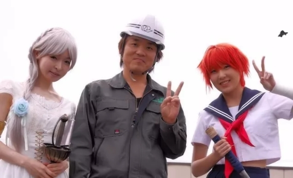 Запуск Cosplay Roofing Service в Японии Запуск Cosplay Roofing Service в Японии