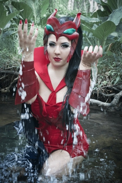 Косплей Катры из «Непобедимая принцесса Ши-Ра» Косплей Катры из «Непобедимая принцесса Ши-Ра»