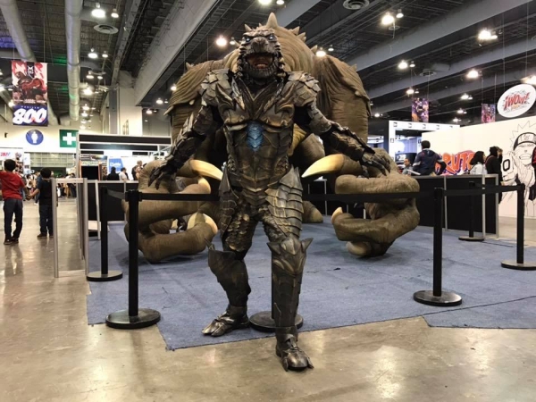 Костюм брони на тему Годзиллы