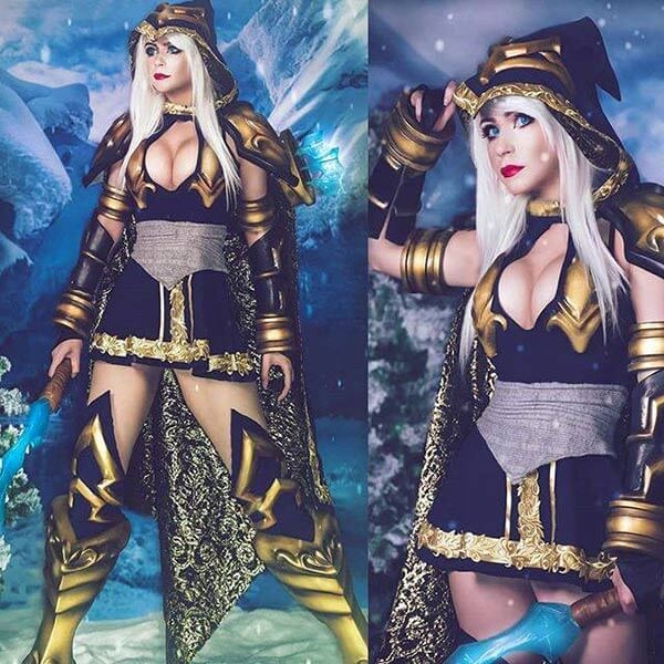 Даниэлла Бьюли и её сексуальный косплей Эш из Лиги Легенд