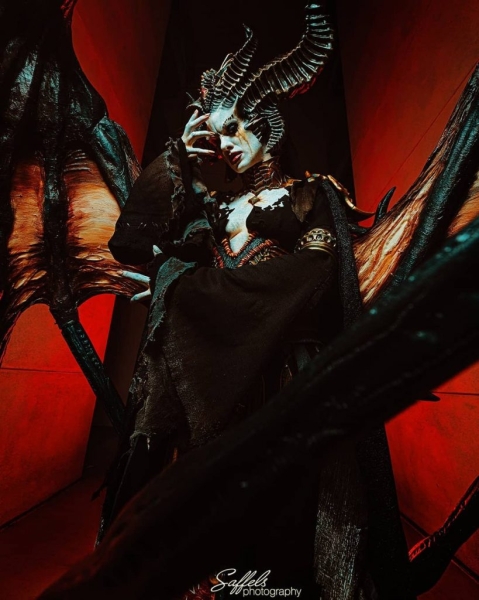 Первый косплей по Diablo 4 безупречен Первый косплей по Diablo 4 безупречен