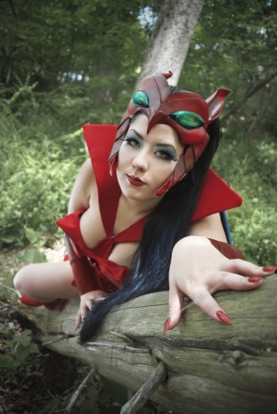 Косплей Катры из «Непобедимая принцесса Ши-Ра» Косплей Катры из «Непобедимая принцесса Ши-Ра»