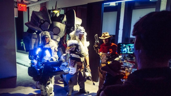 Потрясающие косплеи Overwatch на выставке Kotaku Cosplay Ball