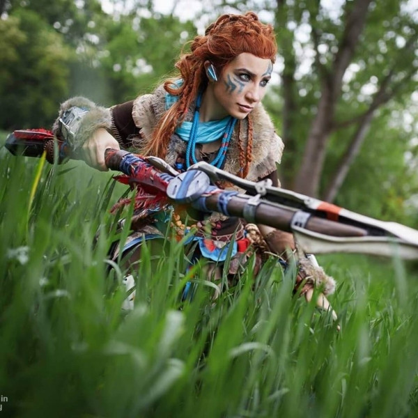 Косплей охотницы на роботов Элой из Horizon Zero Dawn