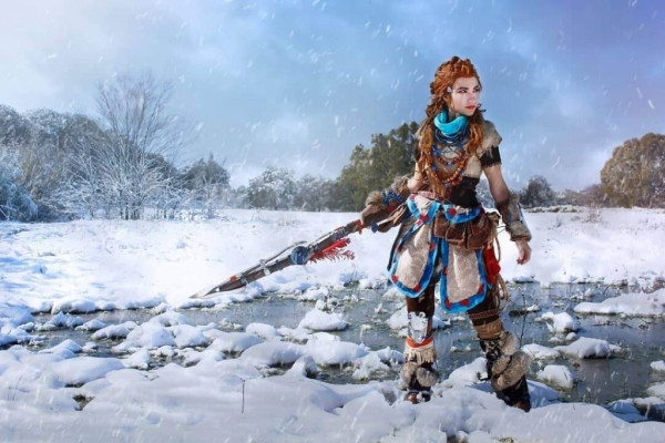 Косплей охотницы на роботов Элой из Horizon Zero Dawn