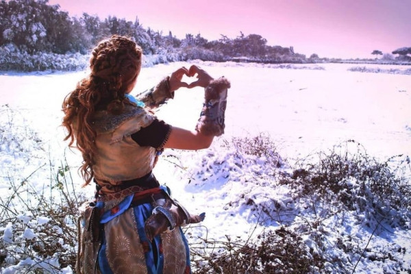 Косплей охотницы на роботов Элой из Horizon Zero Dawn