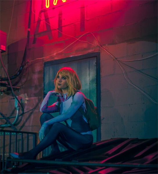 Косплей на Женщину-паука может все, что может оригинал Косплей на Женщину-паука может все, что может оригинал