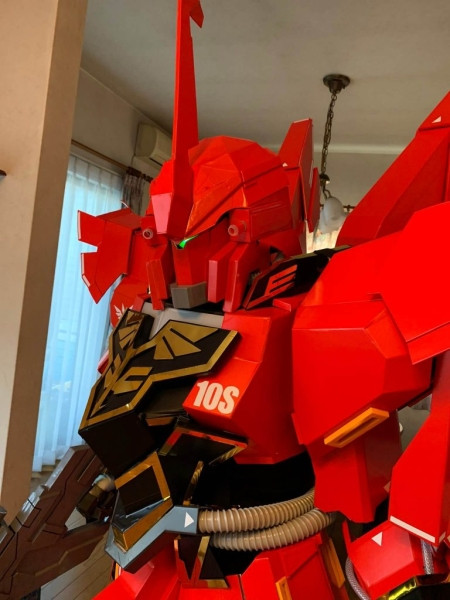 Наконец-то, действительно крутой косплей по Gundam