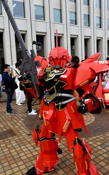 Наконец-то, действительно крутой косплей по Gundam