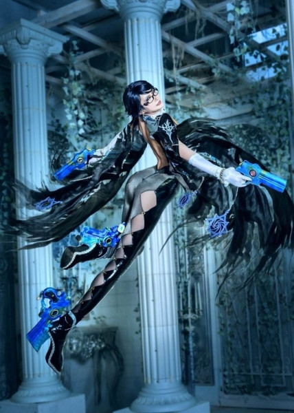 Косплеер Bayonetta демонстрирует еще одну свою замечательную работу