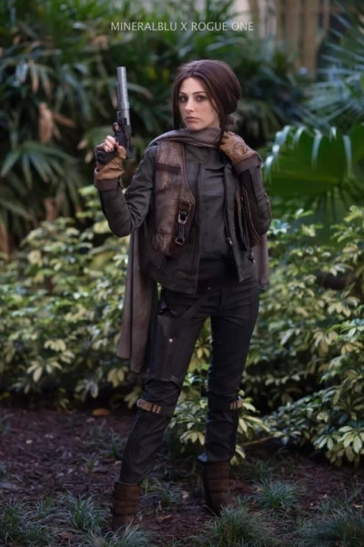 Косплееры желают вам весело провести новогодние праздники Косплееры желают вам весело провести новогодние праздники