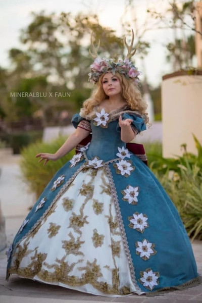 Косплееры желают вам весело провести новогодние праздники Косплееры желают вам весело провести новогодние праздники