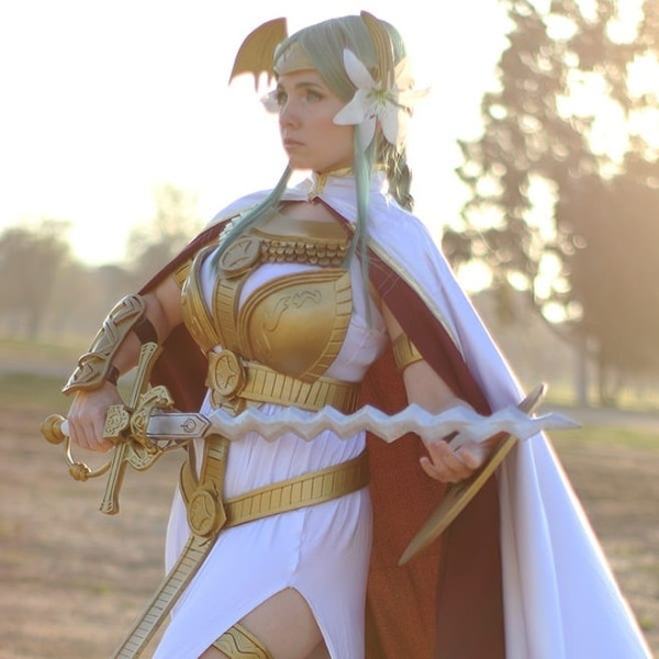 10 потрясающих нарядов Реи из Fire Emblem Three Houses