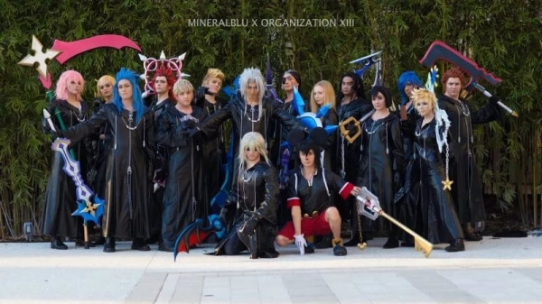 Косплееры желают вам весело провести новогодние праздники Косплееры желают вам весело провести новогодние праздники