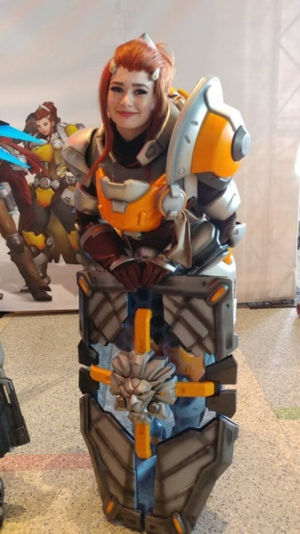 Косплей Бригитты из Overwatch выглядит идеально