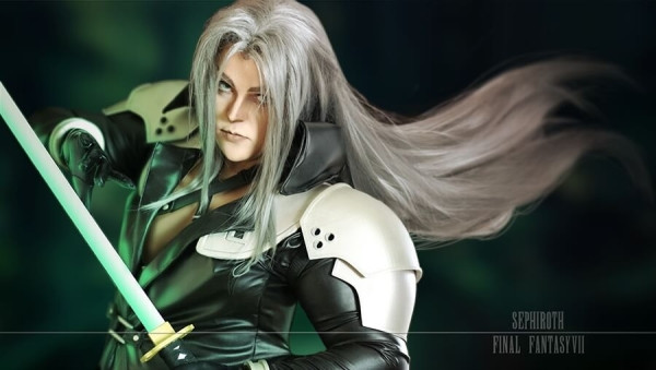 Здесь персонаж из Final Fantasy VII представлен героем, а не злодеем