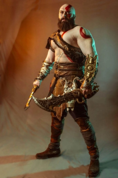 Только посмотрите на этот невероятный косплей God Of War