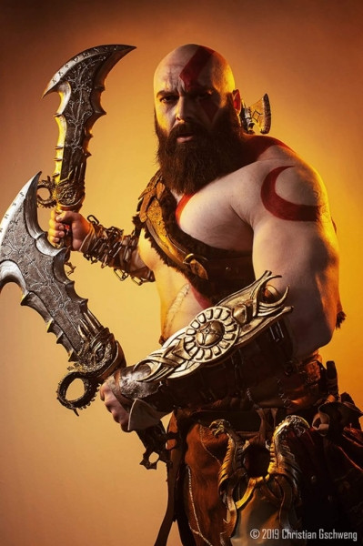 Только посмотрите на этот невероятный косплей God Of War
