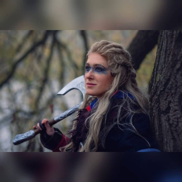 Лучший косплей Эйвор Варинсдоттер из Assassin’s Creed Valhalla Лучший косплей Эйвор Варинсдоттер из Assassin’s Creed Valhalla