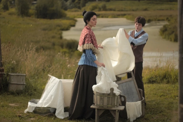 Героев Red Dead Redemption 2 показали на фотореалистичных кадрах и игроки не смогли понять, реальность это или игра Героев Red Dead Redemption 2 показали на фотореалистичных кадрах и игроки не смогли понять, реальность это или игра